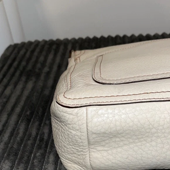 Authentic COACH chelsea bag in taupe - Picture 8 of 12